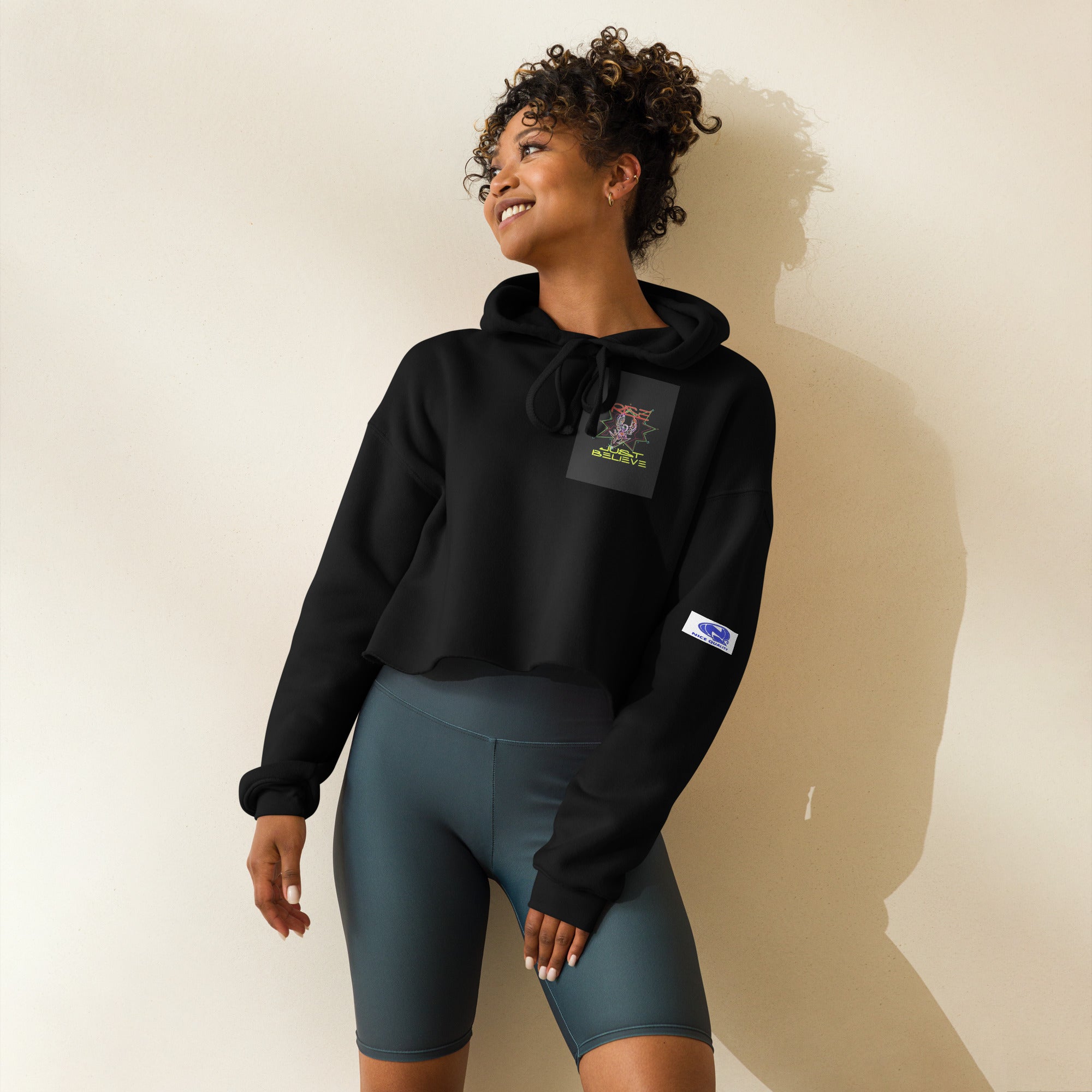 Sudadera con capucha corta